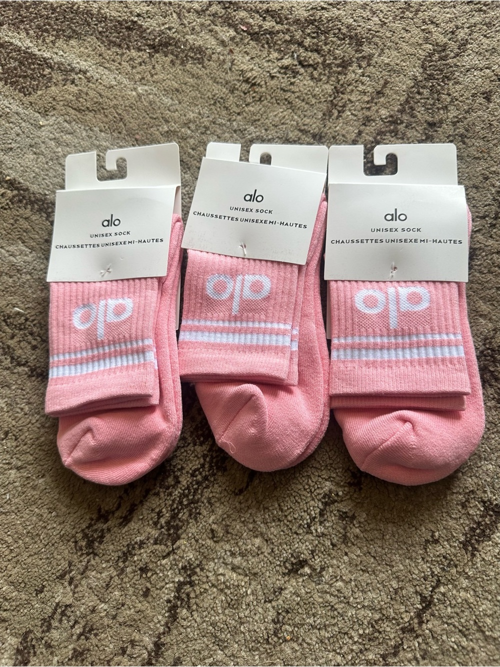 ALO Yoga Pink Unisex Crew Socks with White Logo Stripe - Set of 3